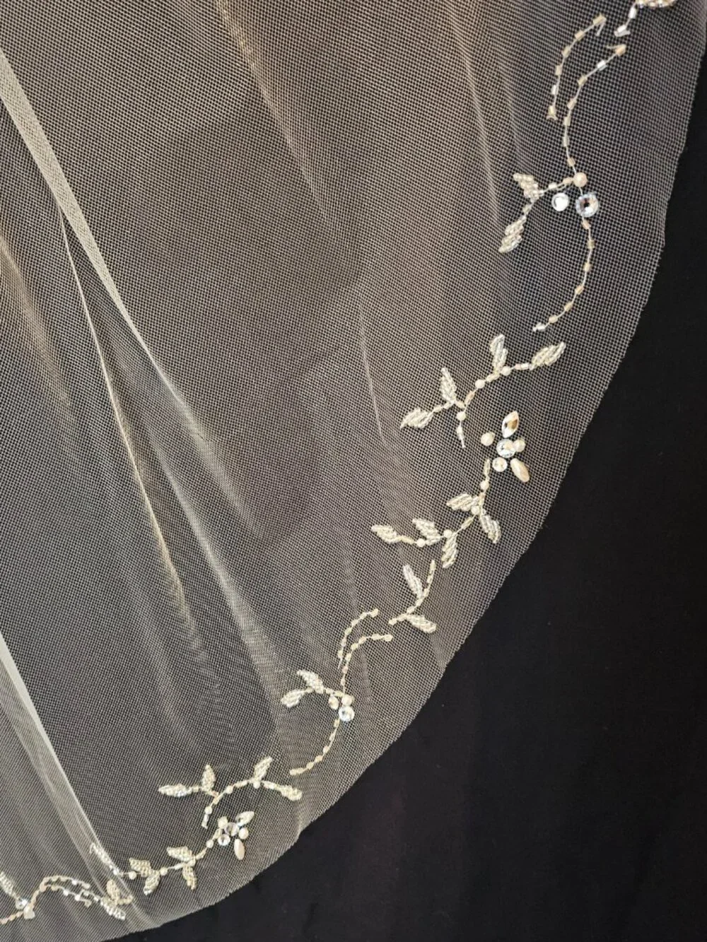 En Vogue Veil | Crystal Pearl Beaded Wedding Veil | Ivory Bridal